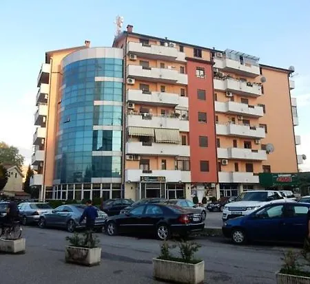 Jusra's , City Center Szkodra