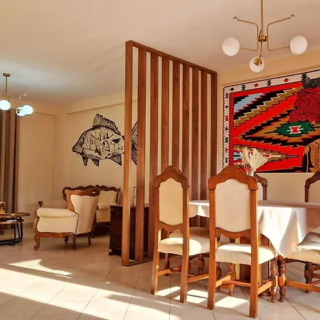 Jusra's , City Center * Shkoder